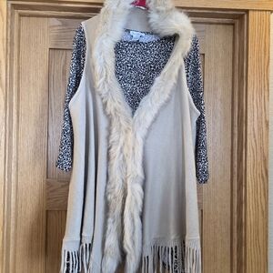 Faux Fur Trimmed Beige Sweater Vest with Leopard Top-3X, 22/24